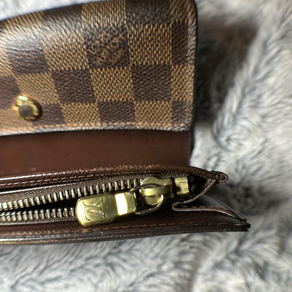 LOUIS VUITTON Portefeuille Alexandra Damier Ebene Tri-fold Wallet - Picture 9 of 17